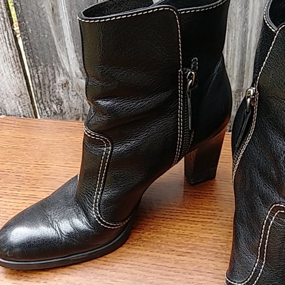 Tod's Black Pointed Toe Chucky Heel Bootie Size 8 - Picture 4 of 8